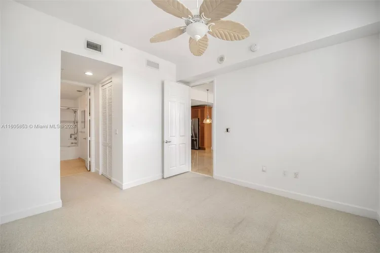 55 Merrick #836 image #22