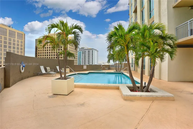 Metropolis at Dadeland #2404 image #21