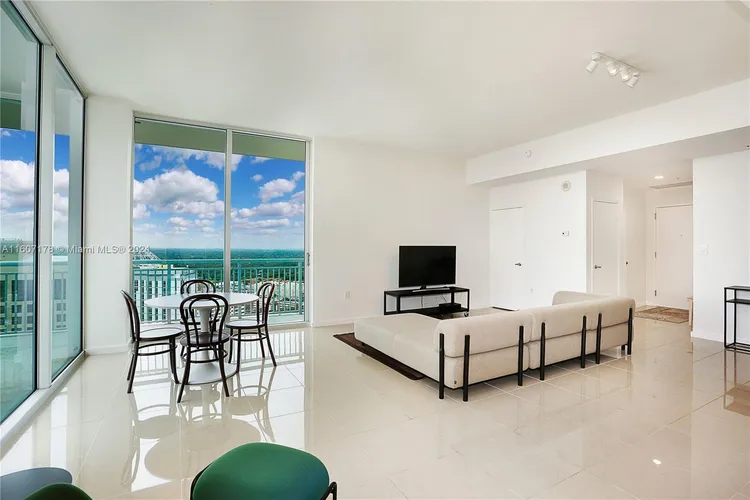 Metropolis at Dadeland #2404 image #7