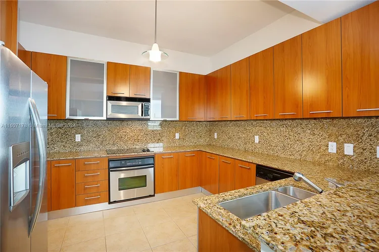 Metropolis at Dadeland #2404 image #9