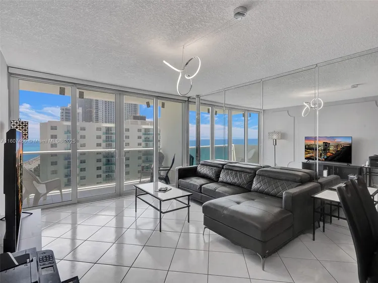 Sea Air Towers #1506 image #24