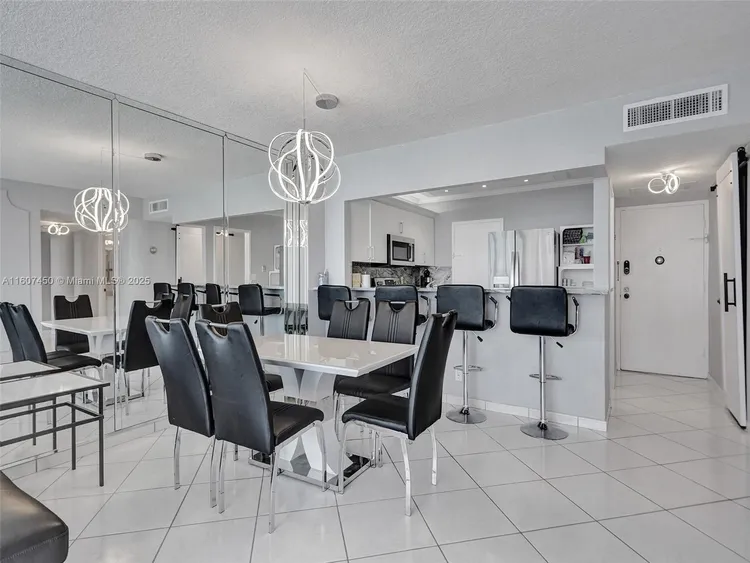 Sea Air Towers #1506 image #25