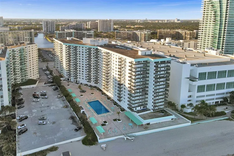 Sea Air Towers #1506 image #42