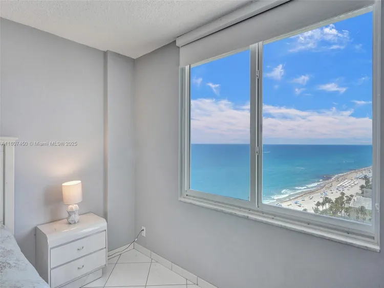 Sea Air Towers #1506 image #8