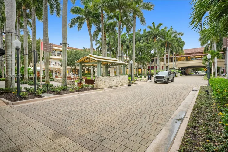 One Village Place #417 image #37