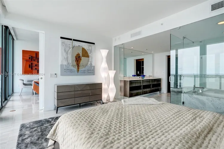 One Paraiso #4802 image #23