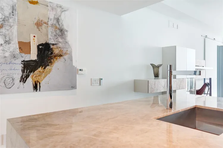 One Paraiso #4802 image #33