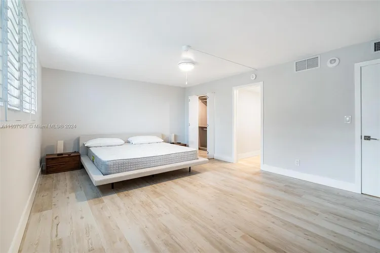 Sands of Key Biscayne #4C image #18