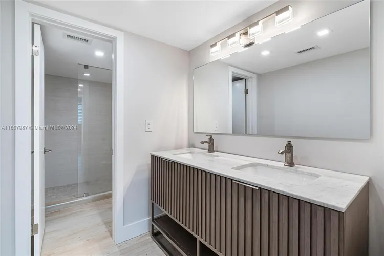 Sands of Key Biscayne #4C image #23