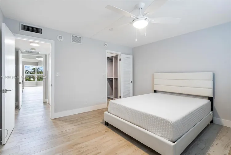 Sands of Key Biscayne #4C image #29