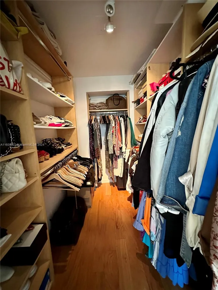 Harbour House #332 image #12