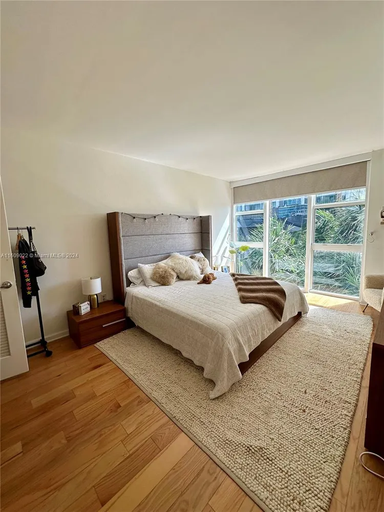 Harbour House #332 image #9