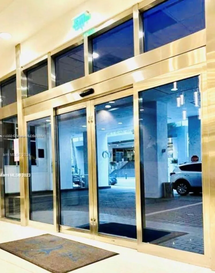 The Club at Brickell #3318 image #16