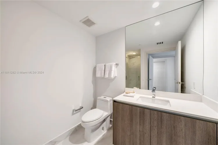 SLS Lux Brickell #1401 image #22