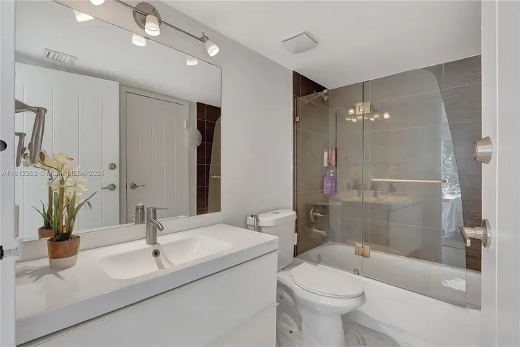 Grand View Palace #411-1 image #11