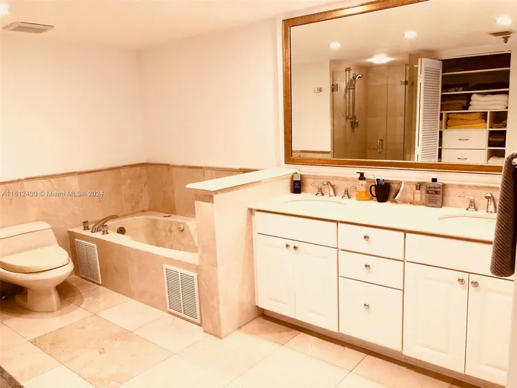 Brickell Key I #A1005 image #12