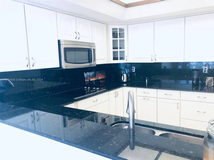 Brickell Key I #A1005 image #8