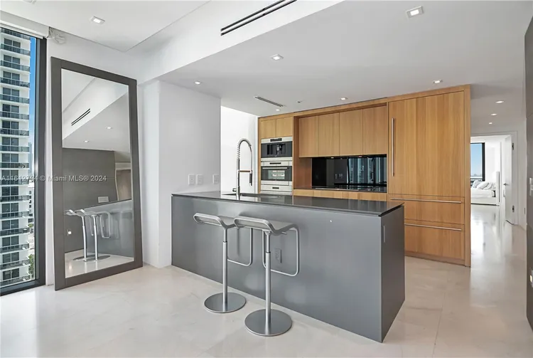 Icon Bay #1208 image #9