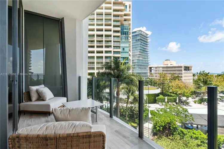 Two Park Grove #7A image #13