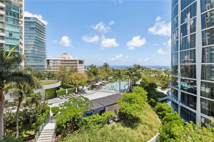 Two Park Grove #7A image #14