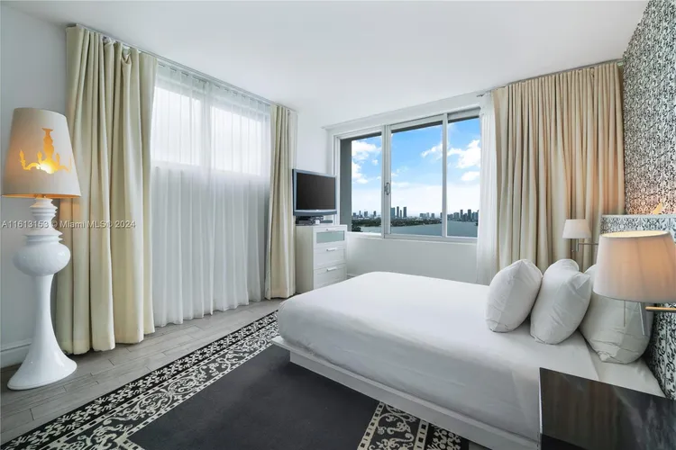 Mondrian #1626 image #20