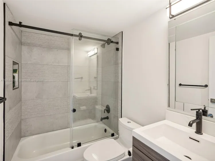 St Louis Condo #2204 image #17