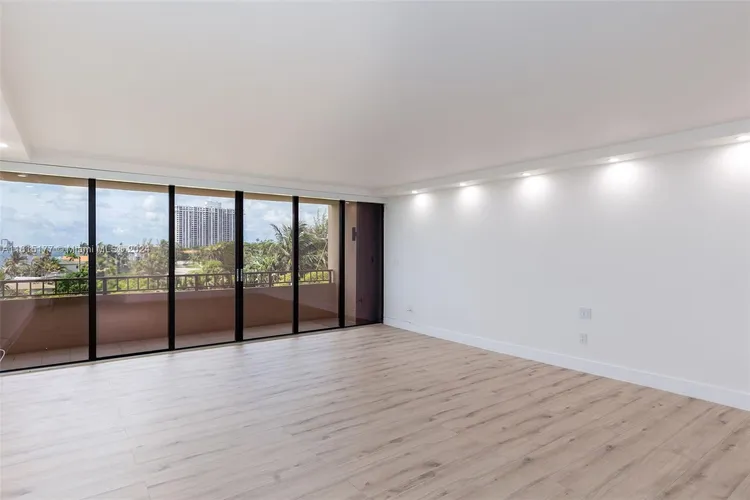 Jockey Club III #357 image #14