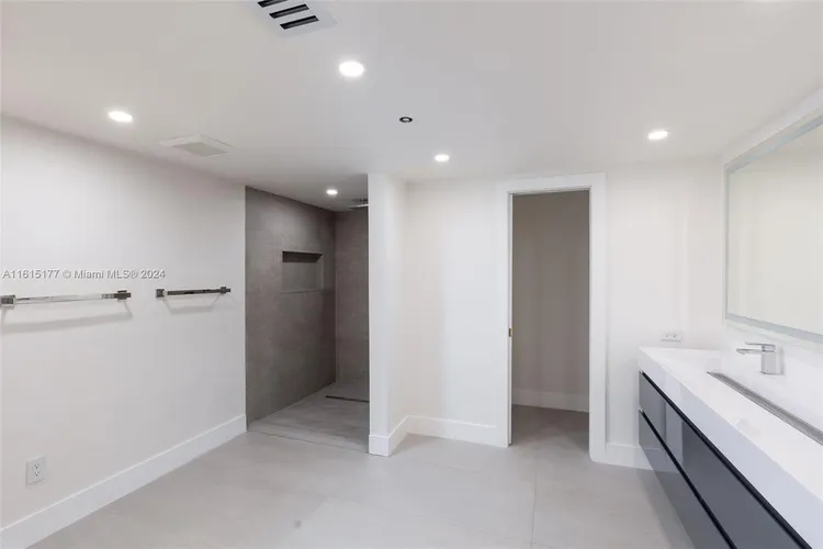 Jockey Club III #357 image #18