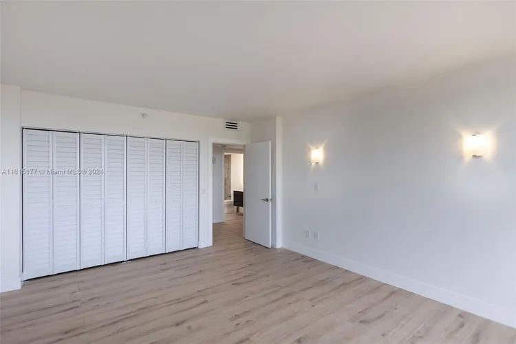 Jockey Club III #357 image #21