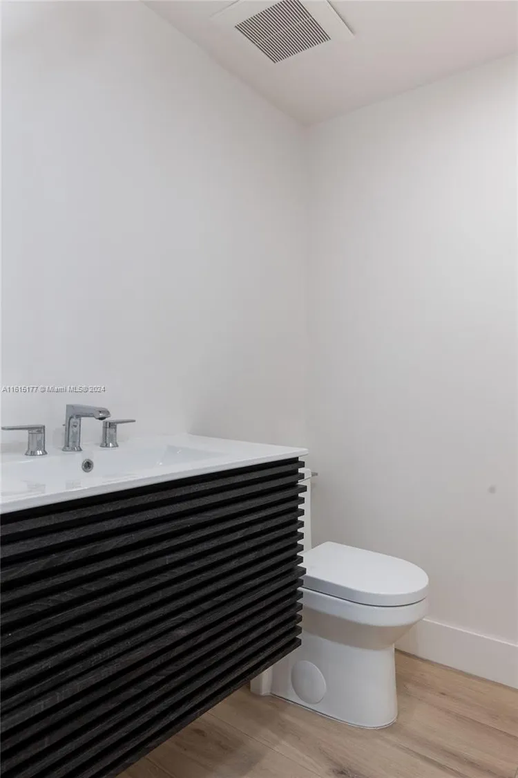 Jockey Club III #357 image #23