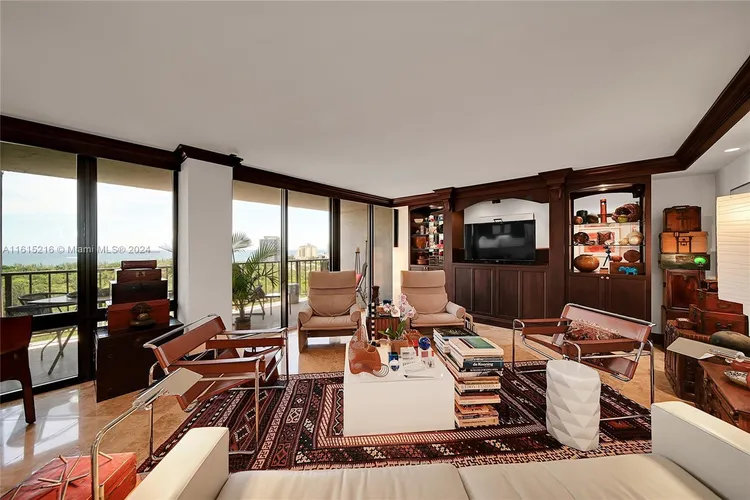 The Corinthian #17B image #10