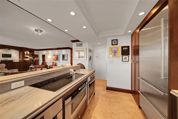 The Corinthian #17B image #22