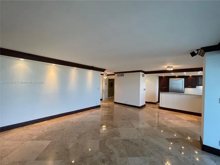 The Corinthian #17B image #27