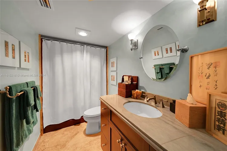 The Corinthian #17B image #35