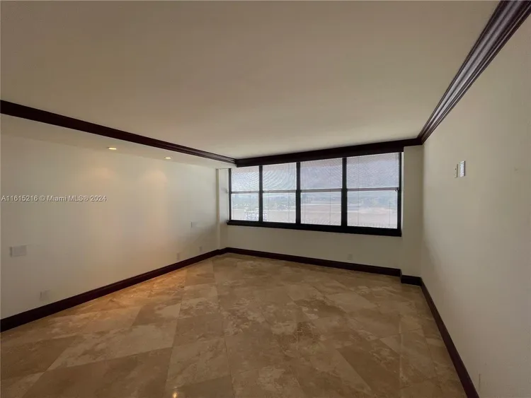 The Corinthian #17B image #37