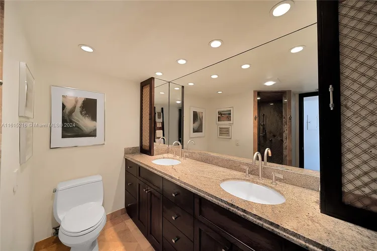 The Corinthian #17B image #44