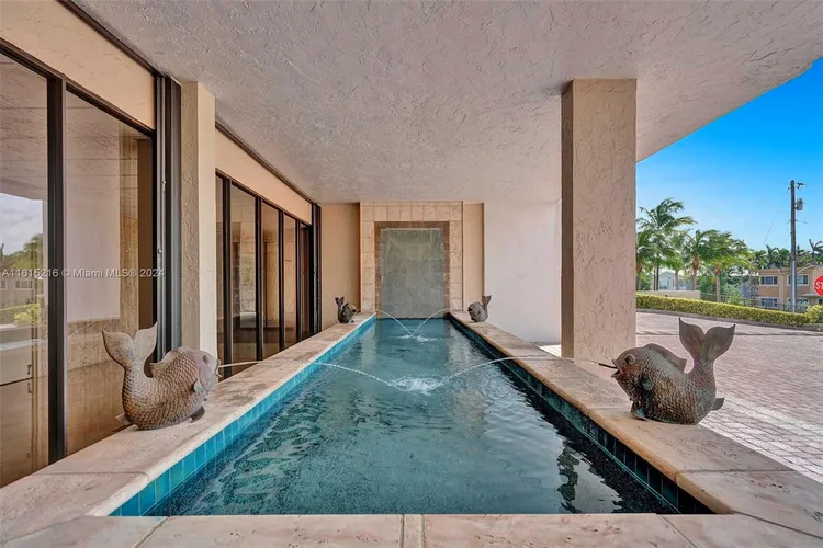 The Corinthian #17B image #53