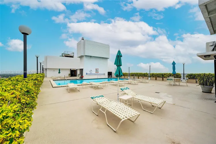 The Corinthian #17B image #61