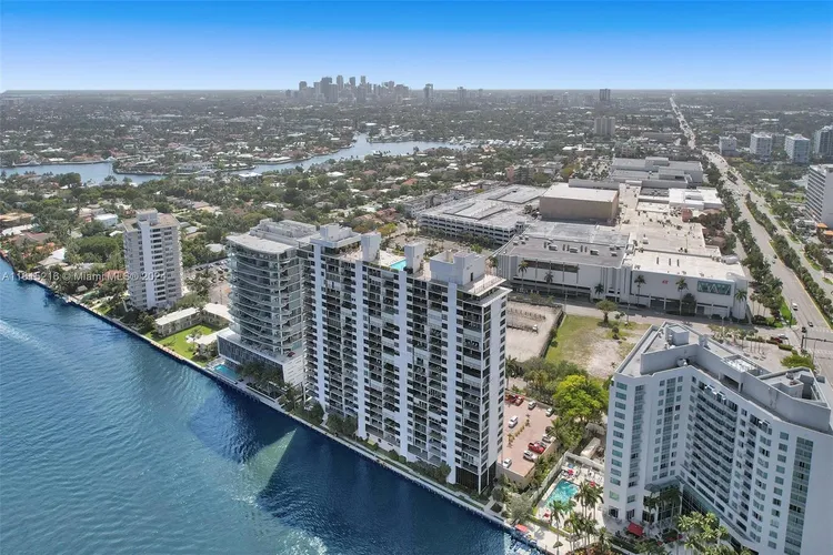 The Corinthian #17B image #68