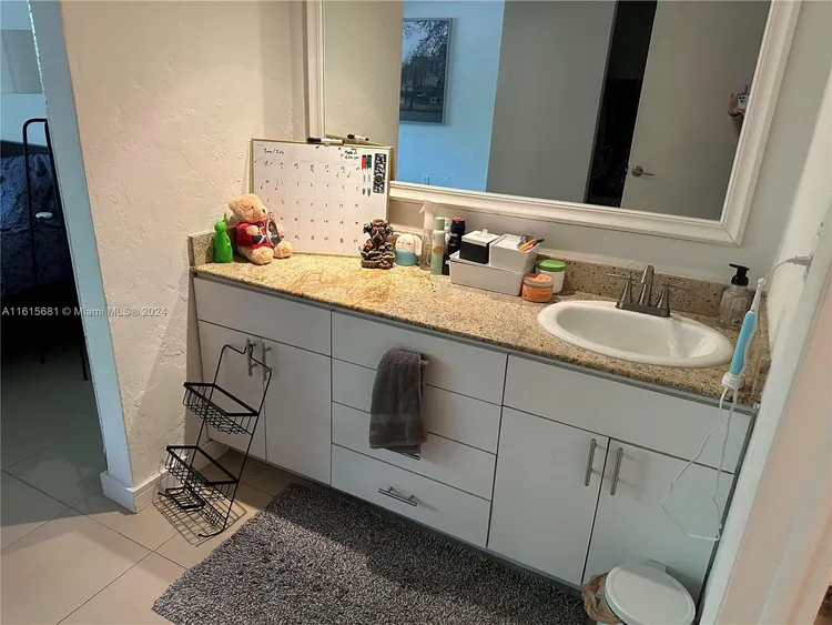 Villa Capri #212 image #9