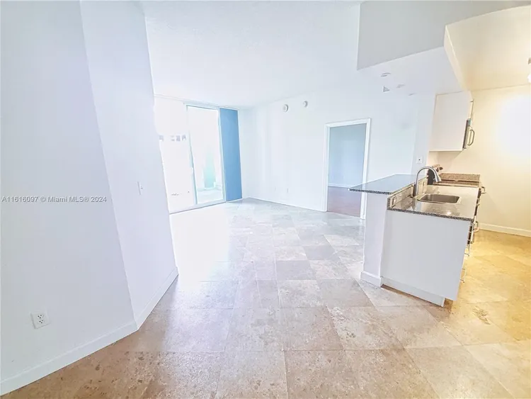 1800 Biscayne Plaza #203 image #11