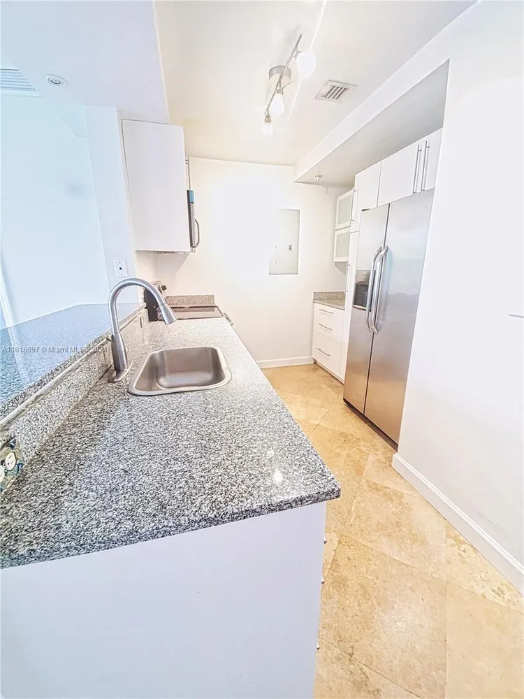 1800 Biscayne Plaza #203 image #13