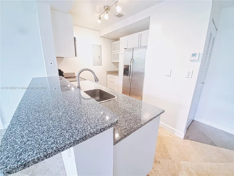 1800 Biscayne Plaza #203 image #14