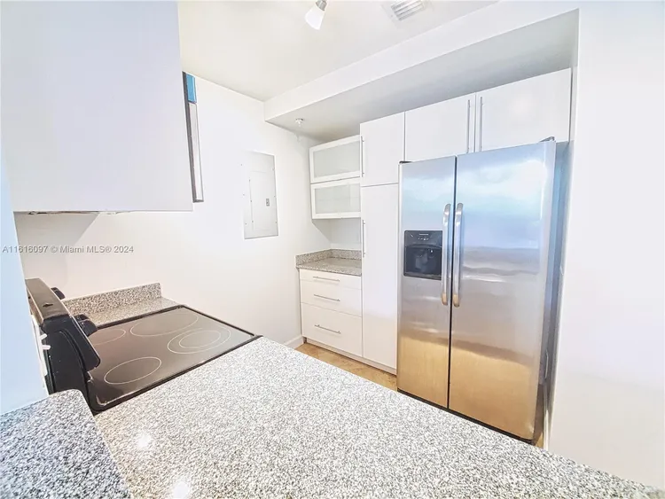 1800 Biscayne Plaza #203 image #16