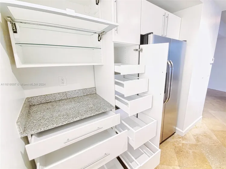 1800 Biscayne Plaza #203 image #19