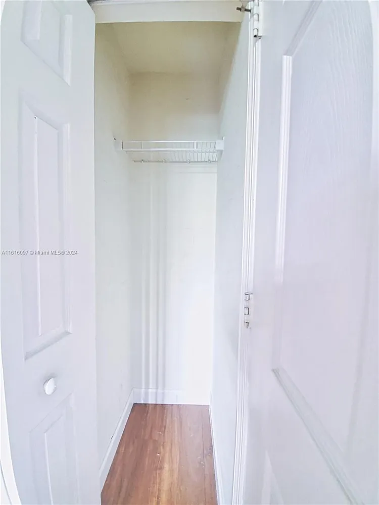 1800 Biscayne Plaza #203 image #30