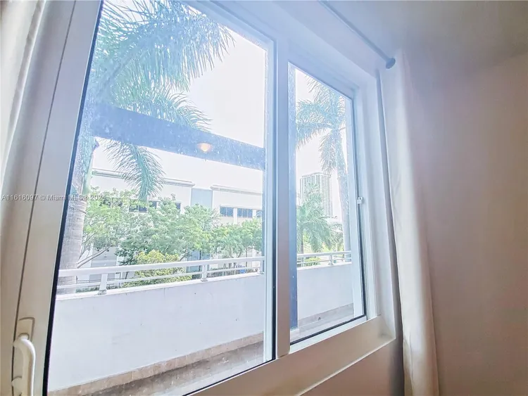 1800 Biscayne Plaza #203 image #34