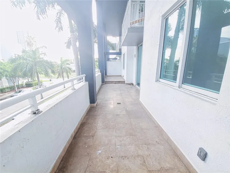 1800 Biscayne Plaza #203 image #40