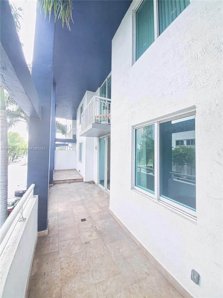 1800 Biscayne Plaza #203 image #42