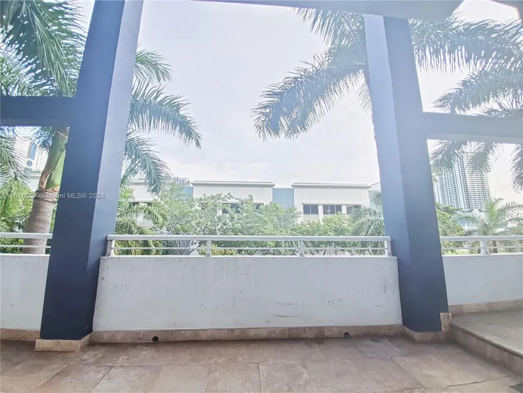 1800 Biscayne Plaza #203 image #44